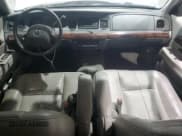 ✅ 2004 Mercury Grand Marquis GS • VIN: 2MEFM74W14X652704 • Lot: 69725195. Wystawiony na Copart z przebiegiem 84 852 mil. Bezpłatny archiwum sprzedaży aukcyjnych z USA i szczegółowy raport historii pojazdu na DreamBid. Zdjęcie 8.