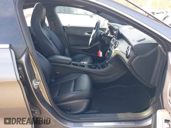 ✅ 2014 Mercedes-Benz CLA 250 • VIN: WDDSJ4EB4EN040895 • Lot: 42084808. Listed on IAAI with 108,129 mi. Free auction sales archive from the USA and detailed vehicle history report at DreamBid. Image 5.