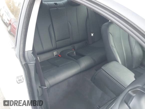 ✅ 2015 BMW 4 Series 428i • VIN: WBA3N7C56FK223152 • Lot: 40941460. Wystawiony na IAAI z przebiegiem 102 718 mil. Bezpłatny archiwum sprzedaży aukcyjnych z USA i szczegółowy raport historii pojazdu na DreamBid. Zdjęcie 8.