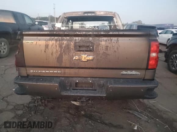 ✅ 2015 Chevrolet Silverado 1500 High Country • VIN: 3GCUKTEC7FG277605 • Лот: 80631865. Опубликован ранее на Copart с пробегом Не указан. Бесплатный доступ к архиву аукционных продаж из США и подробный отчёт об истории автомобиля на DreamBid. Изображение 6.