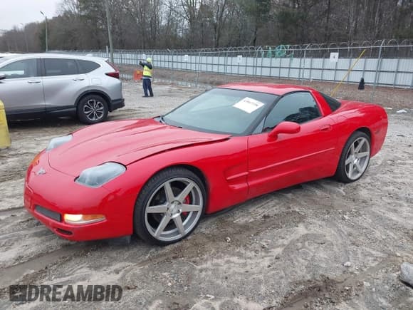 ✅ 2003 Chevrolet Corvette • VIN: 1G1YY22G435126377 • Lot: 43867198. Wystawiony na IAAI z przebiegiem 153 988 mil. Bezpłatny archiwum sprzedaży aukcyjnych z USA i szczegółowy raport historii pojazdu na DreamBid. Zdjęcie 18.