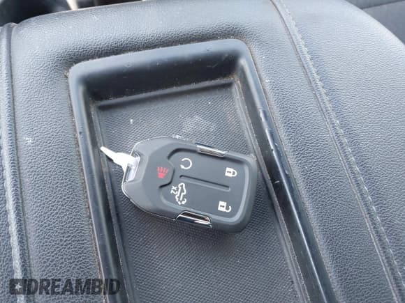 ✅ 2020 Chevrolet Silverado 1500 LT Trail Boss • VIN: 1GCPYFED4LZ183263 • Lot: 43146289. Wystawiony na IAAI z przebiegiem 109 467 mil. Bezpłatny archiwum sprzedaży aukcyjnych z USA i szczegółowy raport historii pojazdu na DreamBid. Zdjęcie 11.