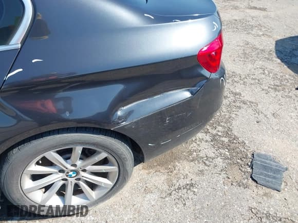 ✅ 2014 BMW 5 Series 535i • VIN: WBA5B1C59ED484180 • Lot: 43129258. Listed on IAAI with 160,801 mi. Free auction sales archive from the USA and detailed vehicle history report at DreamBid. Image 6.