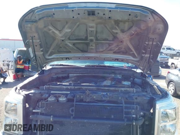 ✅ 2014 Ford F-250 Lariat • VIN: 1FT7W2BT0EEA72004 • Lot: 43486203. Wystawiony na IAAI z przebiegiem Nie podano. Bezpłatny archiwum sprzedaży aukcyjnych z USA i szczegółowy raport historii pojazdu na DreamBid. Zdjęcie 10.