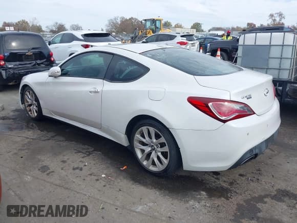 ✅ 2013 Hyundai Genesis Coupe Grand Touring • VIN: KMHHU6KJ9DU093675 • Lot: 43677074. Wystawiony na IAAI z przebiegiem 192 721 mil. Bezpłatny archiwum sprzedaży aukcyjnych z USA i szczegółowy raport historii pojazdu na DreamBid. Zdjęcie 3.