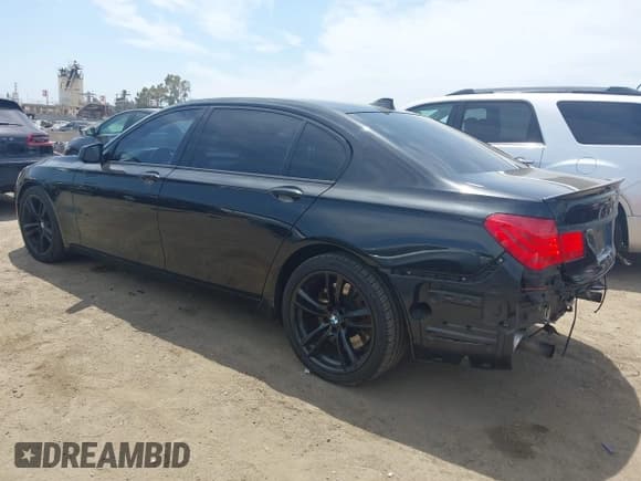 ✅ 2011 BMW 7 Series 750Li • VIN: WBAKB8C56BCY65806 • Лот: 42283560. Опубликован ранее на IAAI с пробегом 100 893 миль. Бесплатный доступ к архиву аукционных продаж из США и подробный отчёт об истории автомобиля на DreamBid. Изображение 3.