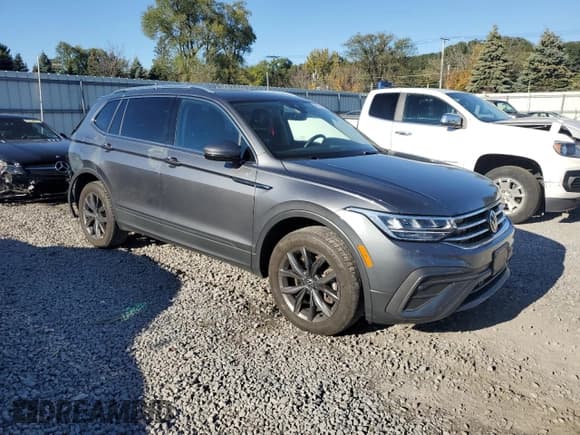 ✅ 2023 Volkswagen Tiguan SE • VIN: 3VVMB7AX5PM037828 • Lot: 82178305. Wystawiony na Copart z przebiegiem 38 953 mil. Bezpłatny archiwum sprzedaży aukcyjnych z USA i szczegółowy raport historii pojazdu na DreamBid. Zdjęcie 4.