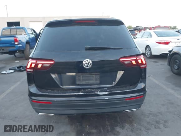 ✅ 2019 Volkswagen Tiguan S • VIN: 3VV1B7AX4KM196397 • Lot: 43199338. Listed on IAAI with 85,221 mi. Free auction sales archive from the USA and detailed vehicle history report at DreamBid. Image 17.
