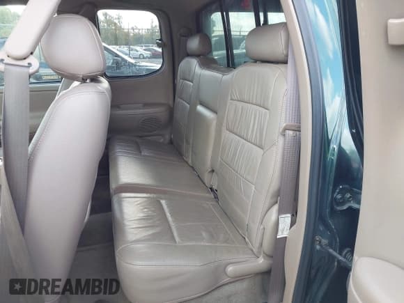 ✅ 2003 Toyota Tundra Limited • VIN: 5TBBT48123S347344 • Lot: 43579927. Wystawiony na IAAI z przebiegiem 205 776 mil. Bezpłatny archiwum sprzedaży aukcyjnych z USA i szczegółowy raport historii pojazdu na DreamBid. Zdjęcie 8.