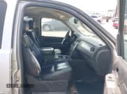 ✅ 2011 GMC Sierra 1500 SLT • VIN: 3GTP2WE33BG128620 • Лот: 43174880. Опубликован ранее на IAAI с пробегом 235 710 миль. Бесплатный доступ к архиву аукционных продаж из США и подробный отчёт об истории автомобиля на DreamBid. Изображение 5.