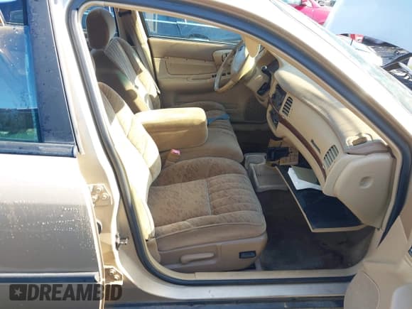 ✅ 2000 Chevrolet Impala • VIN: 2G1WF55EXY9230682 • Lot: 42248121. Wystawiony na IAAI z przebiegiem Nie podano. Bezpłatny archiwum sprzedaży aukcyjnych z USA i szczegółowy raport historii pojazdu na DreamBid. Zdjęcie 5.