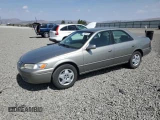 ✅ 1997 Toyota Camry LE • VIN: JT2BF22K4V0018017 • Lot: 71291145. Wystawiony na Copart z przebiegiem 131 770 mil. Bezpłatny archiwum sprzedaży aukcyjnych z USA i szczegółowy raport historii pojazdu na DreamBid. Zdjęcie 1.