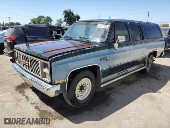 ✅ 1987 GMC Suburban • VIN: 1GKGR26J6HF505165 • Lot: 72062945. Wystawiony na Copart z przebiegiem 88 050 mil. Bezpłatny archiwum sprzedaży aukcyjnych z USA i szczegółowy raport historii pojazdu na DreamBid. Zdjęcie 1.