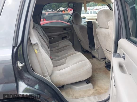 ✅ 2005 Chevrolet Tahoe LT • VIN: 1GNEK13T05J220212 • Lot: 43056980. Listed on IAAI with 169,213 mi. Free auction sales archive from the USA and detailed vehicle history report at DreamBid. Image 8.