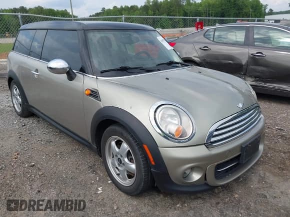 ✅ 2011 MINI Clubman • VIN: WMWZF3C54BTX82347 • Lot: 42097052. Listed on IAAI with 128,888 mi. Free auction sales archive from the USA and detailed vehicle history report at DreamBid. Image 1.