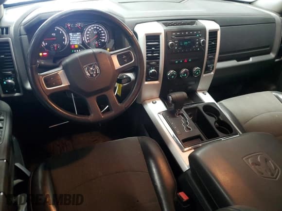 ✅ 2009 Dodge 1500 SLT • VIN: 1D3HV13T89J530067 • Lot: 48504565. Wystawiony na Copart z przebiegiem 211 009 mil. Bezpłatny archiwum sprzedaży aukcyjnych z USA i szczegółowy raport historii pojazdu na DreamBid. Zdjęcie 8.