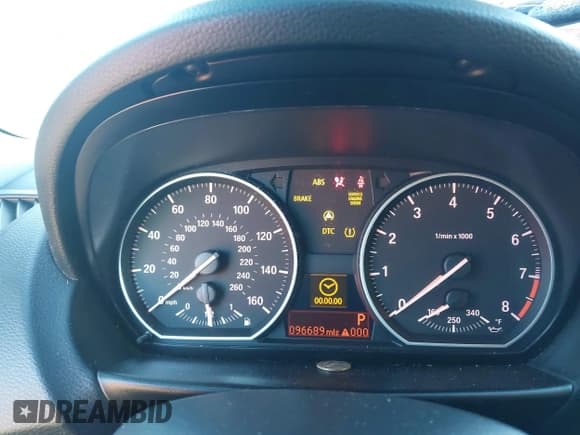 ✅ 2009 BMW 1 Series 135i • VIN: WBAUC73589VK95077 • Lot: 43390617. Wystawiony na IAAI z przebiegiem 96 689 mil. Bezpłatny archiwum sprzedaży aukcyjnych z USA i szczegółowy raport historii pojazdu na DreamBid. Zdjęcie 7.