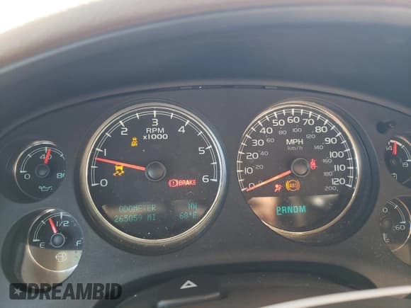 ✅ 2014 Chevrolet Suburban LT • VIN: 1GNSKJE76ER218792 • Lot: 72941234. Wystawiony na Copart z przebiegiem 265 059 mil. Bezpłatny archiwum sprzedaży aukcyjnych z USA i szczegółowy raport historii pojazdu na DreamBid. Zdjęcie 9.