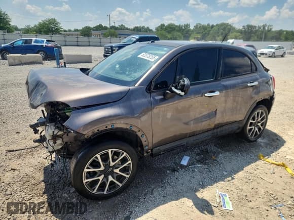 ✅ 2016 FIAT 500X Trekking Plus • VIN: ZFBCFYET0GP331988 • Lot: 62078255. Wystawiony na Copart z przebiegiem 159 188 mil. Bezpłatny archiwum sprzedaży aukcyjnych z USA i szczegółowy raport historii pojazdu na DreamBid. Zdjęcie 1.