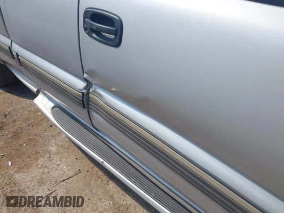 ✅ 2000 Chevrolet Silverado 1500 LS • VIN: 1GCEC19T2YZ291771 • Лот: 43213021. Опубликован ранее на IAAI с пробегом 212 385 миль. Бесплатный доступ к архиву аукционных продаж из США и подробный отчёт об истории автомобиля на DreamBid. Изображение 21.