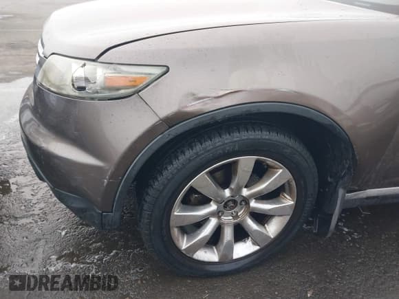 ✅ 2007 Infiniti FX • VIN: JNRAS08W57X209730 • Lot: 43827043. Wystawiony na IAAI z przebiegiem 258 129 mil. Bezpłatny archiwum sprzedaży aukcyjnych z USA i szczegółowy raport historii pojazdu na DreamBid. Zdjęcie 6.