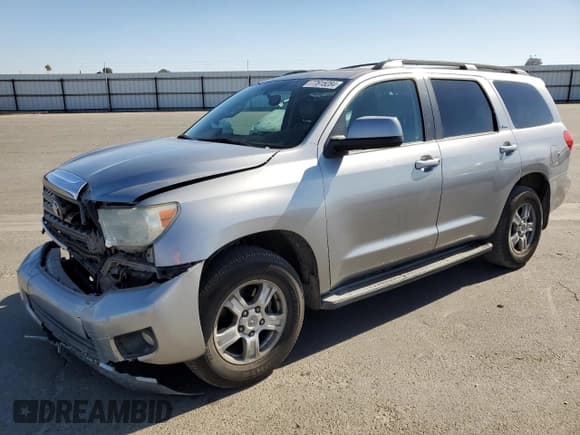 ✅ 2013 Toyota Sequoia SR5 • VIN: 5TDZY5G12DS045701 • Lot: 77615284. Listed on Copart with 205,885 mi. Free auction sales archive from the USA and detailed vehicle history report at DreamBid. Image 1.
