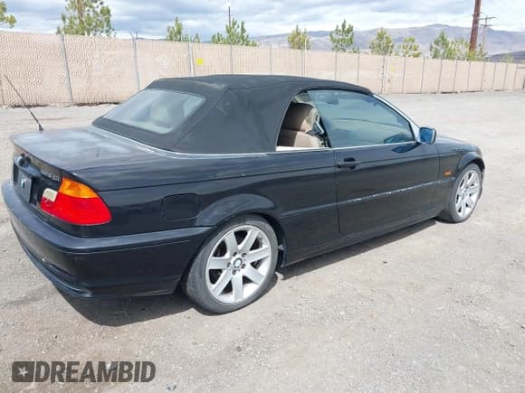 ✅ 2000 BMW 3 Series 323Ci • VIN: WBABR3342YEG01116 • Lot: 41935816. Listed on IAAI with 257,835 mi. Free auction sales archive from the USA and detailed vehicle history report at DreamBid. Image 4.