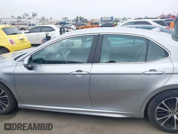 2020 Toyota Camry Hybrid SE с VIN 4T1G31AK2LU536811, выставлен на аукционе IAAI как лот 42558739 с пробегом 44 849 миль миль и . История ставок и продаж доступна на DreamBid. Изображение 14.