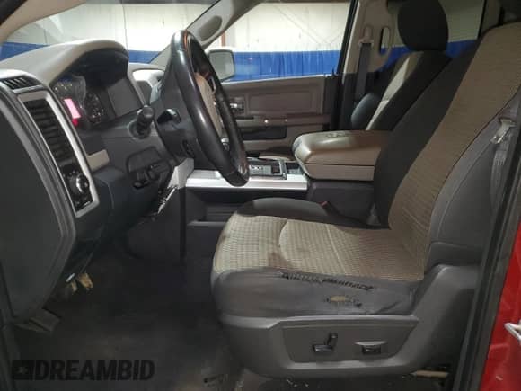 2010 Dodge 1500 Laramie z VIN 1D7RV1GT9AS120504, wystawiony jako Copart lot #86537994 z przebiegiem 177 999 mil mil oraz Czysty tytuł • Clean title. Historia ofert i sprzedaży dostępna na DreamBid. Obrazek 7.