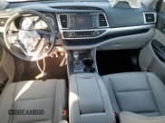 ✅ 2018 Toyota Highlander XLE • VIN: 5TDJZRFHXJS857615 • Lot: 81784375. Listed on Copart with 50,585 mi. Free auction sales archive from the USA and detailed vehicle history report at DreamBid. Image 8.