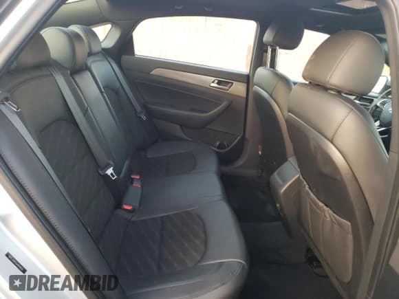 ✅ 2018 Hyundai Sonata Limited • VIN: 5NPE34AF8JH669810 • Lot: 72843962. Listed on Copart with 40,219 mi. Free auction sales archive from the USA and detailed vehicle history report at DreamBid. Image 10.