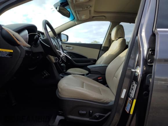 ✅ 2015 Hyundai Santa Fe • VIN: 5XYZW4LA4FG295995 • Lot: 89609625. Wystawiony na Copart z przebiegiem Nie podano. Bezpłatny archiwum sprzedaży aukcyjnych z USA i szczegółowy raport historii pojazdu na DreamBid. Zdjęcie 7.