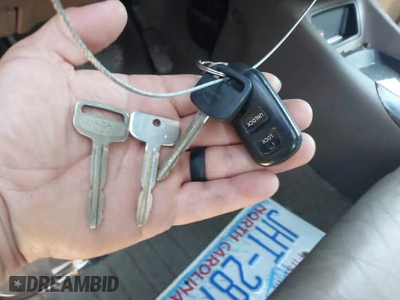 ✅ 2004 Toyota Tundra Limited • VIN: 5TBDT48124S458261 • Lot: 42247748. Wystawiony na IAAI z przebiegiem 264 899 mil. Bezpłatny archiwum sprzedaży aukcyjnych z USA i szczegółowy raport historii pojazdu na DreamBid. Zdjęcie 11.