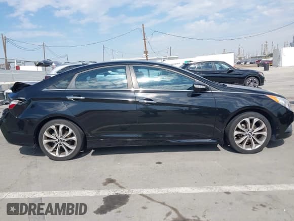 ✅ 2014 Hyundai Sonata SE • VIN: 5NPEC4AC2EH899855 • Лот: 43511762. Опубликован ранее на IAAI с пробегом 106 553 миль. Бесплатный доступ к архиву аукционных продаж из США и подробный отчёт об истории автомобиля на DreamBid. Изображение 13.