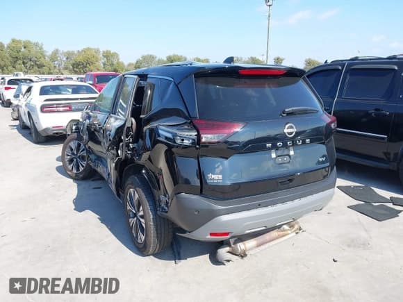 ✅ 2023 Nissan Rogue SV • VIN: 5N1BT3BA7PC830020 • Lot: 43546906. Wystawiony na IAAI z przebiegiem Nie podano. Bezpłatny archiwum sprzedaży aukcyjnych z USA i szczegółowy raport historii pojazdu na DreamBid. Zdjęcie 3.