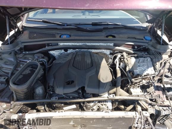 ✅ 2024 Porsche Macan • VIN: WP1AA2A55RLB10527 • Lot: 41994396. Listed on IAAI with 6,779 mi. Free auction sales archive from the USA and detailed vehicle history report at DreamBid. Image 10.