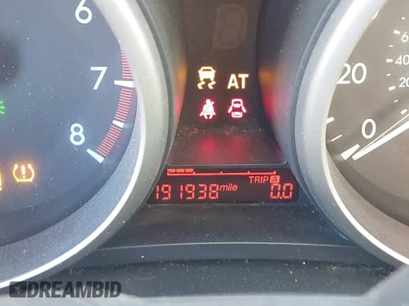 ✅ 2012 Mazda 5 Touring • VIN: JM1CW2CL6C0141592 • Lot: 43641687. Wystawiony na IAAI z przebiegiem 191 938 mil. Bezpłatny archiwum sprzedaży aukcyjnych z USA i szczegółowy raport historii pojazdu na DreamBid. Zdjęcie 14.