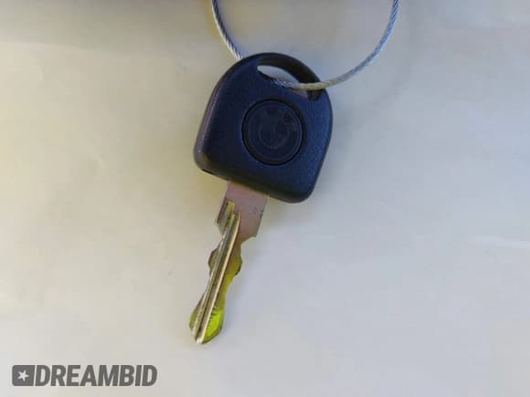 ✅ 1986 BMW 5 Series 528e • VIN: WBADK830XG9704232 • Lot: 42435898. Listed on IAAI with 215,913 mi. Free auction sales archive from the USA and detailed vehicle history report at DreamBid. Image 11.