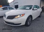 ✅ 2015 Lincoln MKS • VIN: 1LNHL9DK5FG605699 • Lot: 43434059. Wystawiony na IAAI z przebiegiem 156 827 mil. Bezpłatny archiwum sprzedaży aukcyjnych z USA i szczegółowy raport historii pojazdu na DreamBid. Zdjęcie 2.