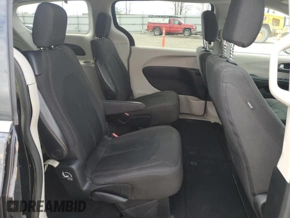 ✅ 2018 Chrysler Pacifica Touring • VIN: 2C4RC1DG9JR125291 • Лот: 55147165. Опубликован ранее на Copart с пробегом 96 073 миль. Бесплатный доступ к архиву аукционных продаж из США и подробный отчёт об истории автомобиля на DreamBid. Изображение 11.