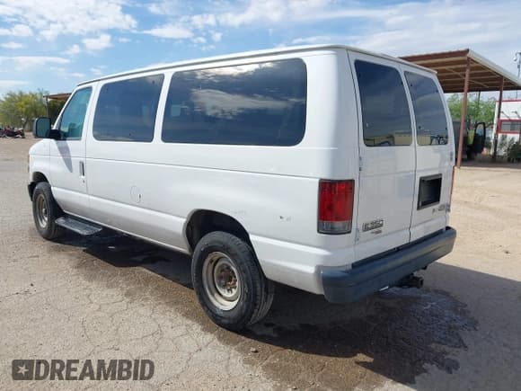 ✅ 2009 Ford Econoline Passenger XL • VIN: 1FBNE31L49DA93066 • Лот: 41858130. Опубликован ранее на IAAI с пробегом 208 427 миль. Бесплатный доступ к архиву аукционных продаж из США и подробный отчёт об истории автомобиля на DreamBid. Изображение 3.