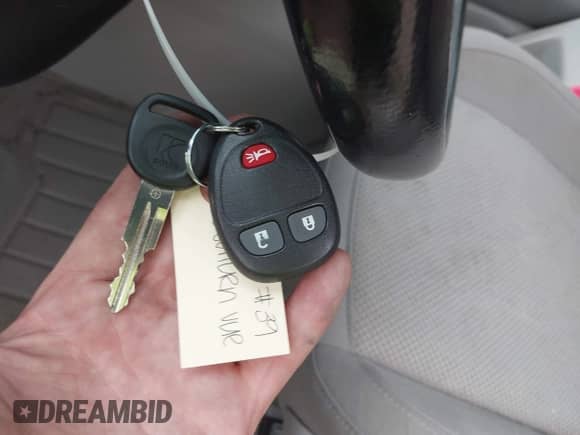 2008 Saturn VUE XR z VIN 3GSCL537X8S686499, wystawiony jako IAAI lot #43452539 z przebiegiem 71 059 mil mil oraz . Historia ofert i sprzedaży dostępna na DreamBid. Obrazek 11.