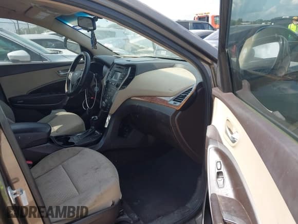 ✅ 2014 Hyundai Santa Fe • VIN: 5XYZU3LB7EG127100 • Лот: 43396779. Опубликован ранее на IAAI с пробегом 228 973 миль. Бесплатный доступ к архиву аукционных продаж из США и подробный отчёт об истории автомобиля на DreamBid. Изображение 5.