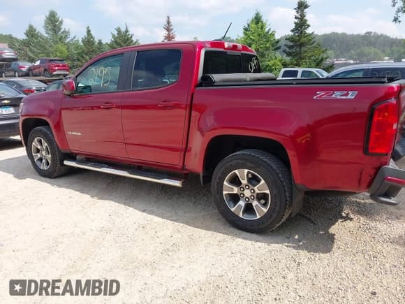 ✅ 2018 Chevrolet Colorado 4WD Z71 • VIN: 1GCGTDEN1J1190761 • Лот: 42682195. Опубликован ранее на IAAI с пробегом 55 393 миль. Бесплатный доступ к архиву аукционных продаж из США и подробный отчёт об истории автомобиля на DreamBid. Изображение 3.