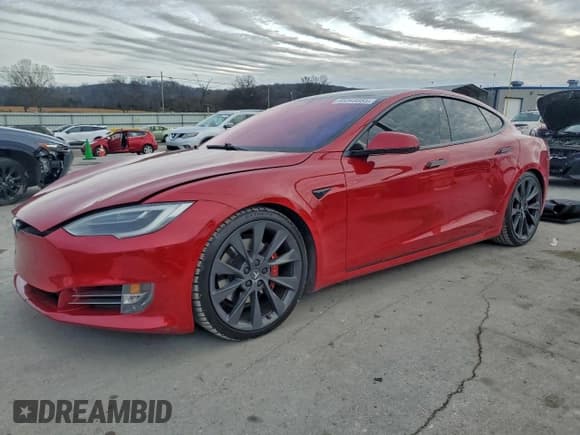 ✅ 2018 Tesla Model S 75D • VIN: 5YJSA1E40JF259792 • Lot: 95349355. Wystawiony na Copart z przebiegiem 116 966 mil. Bezpłatny archiwum sprzedaży aukcyjnych z USA i szczegółowy raport historii pojazdu na DreamBid. Zdjęcie 1.