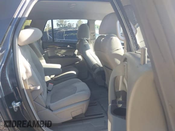 ✅ 2016 Buick Enclave Convenience • VIN: 5GAKRAKD4GJ234460 • Lot: 43170918. Wystawiony na IAAI z przebiegiem 137 218 mil. Bezpłatny archiwum sprzedaży aukcyjnych z USA i szczegółowy raport historii pojazdu na DreamBid. Zdjęcie 8.