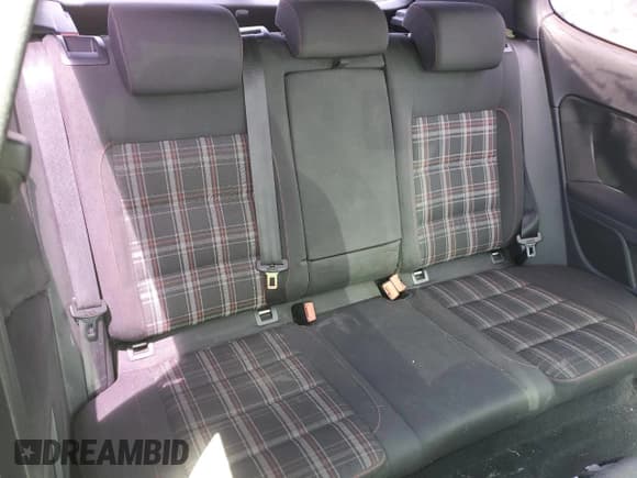 ✅ 2010 Volkswagen Golf GTI • VIN: WVWFD7AJ4AW121482 • Лот: 70056685. Опубликован ранее на Copart с пробегом 139 323 миль. Бесплатный доступ к архиву аукционных продаж из США и подробный отчёт об истории автомобиля на DreamBid. Изображение 11.