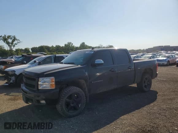 ✅ 2010 Chevrolet Silverado 1500 LTZ • VIN: 3GCRKTE38AG268104 • Лот: 70169855. Опубликован ранее на Copart с пробегом 225 319 миль. Бесплатный доступ к архиву аукционных продаж из США и подробный отчёт об истории автомобиля на DreamBid. Изображение 1.