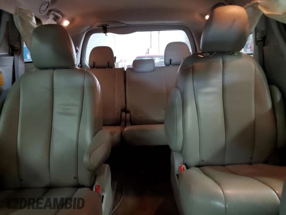✅ 2014 Toyota Sienna LE • VIN: 5TDJK3DC2ES080491 • Lot: 60749925. Listed on Copart with 162,669 mi. Free auction sales archive from the USA and detailed vehicle history report at DreamBid. Image 10.