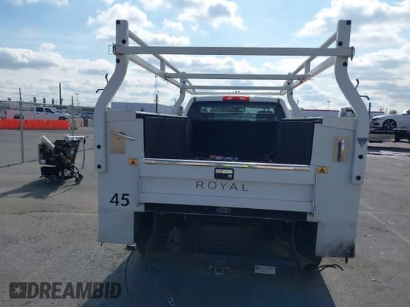 ✅ 2017 Chevrolet Silverado 2500HD Work Truck • VIN: 1GB0CUEG4HZ274141 • Лот: 41436022. Опубликован ранее на IAAI с пробегом 110 774 миль. Бесплатный доступ к архиву аукционных продаж из США и подробный отчёт об истории автомобиля на DreamBid. Изображение 16.